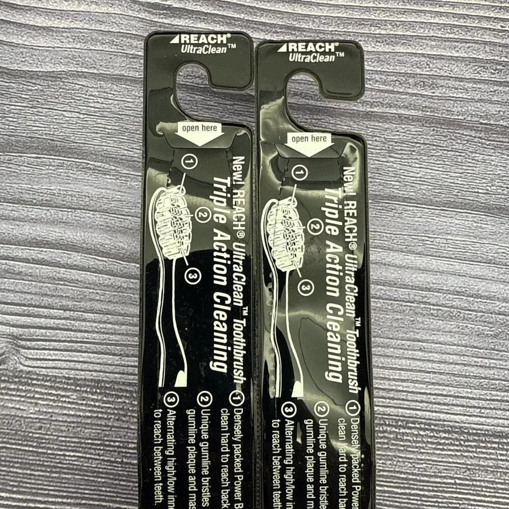 2 Vtg 2001 Reach UltraClean Triple Action MEDIUM 44 Full Head Toothbrush (44)